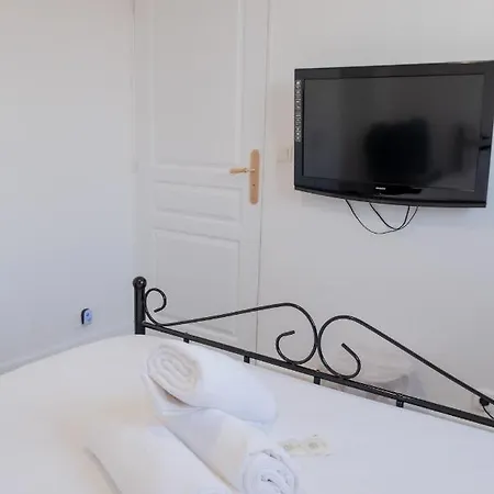 Peace Λε Μπουρζέ