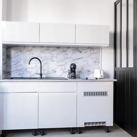 Peace * Λε Μπουρζέ