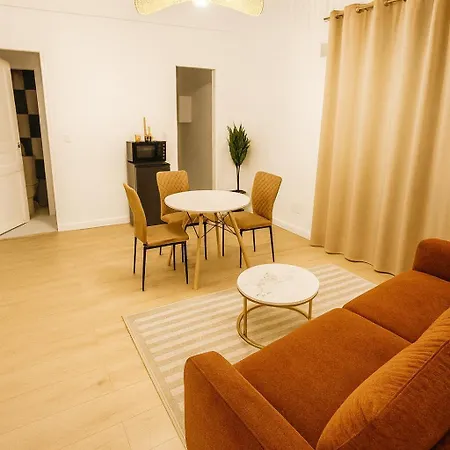 Peace Λε Μπουρζέ